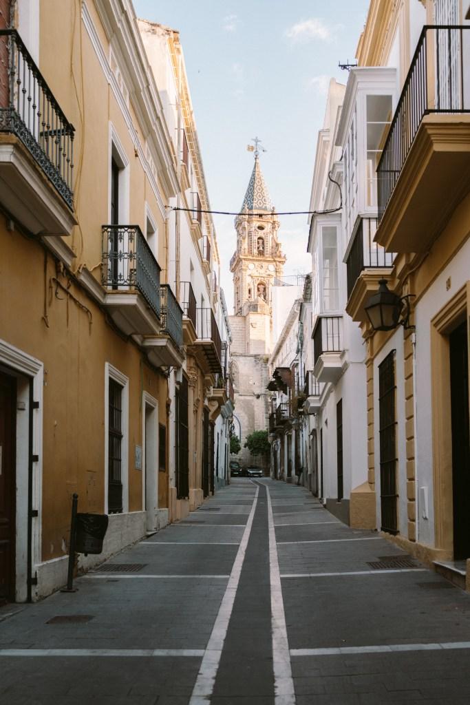 Iglesia de San Miguel vanaf Calle San Miguel.
