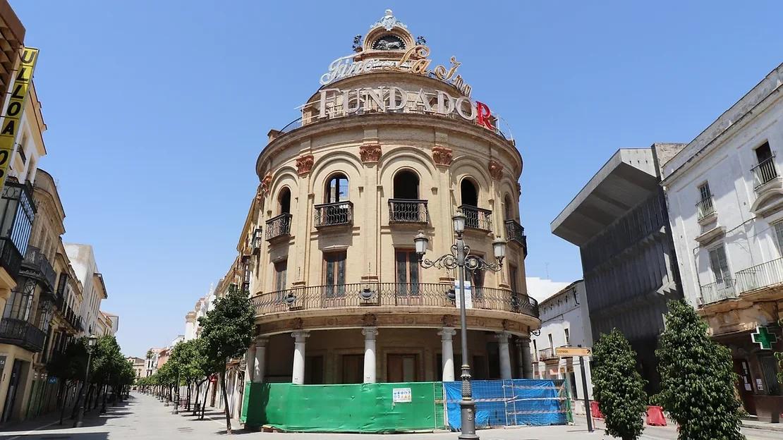 Rond gebouw in het oude centrum van Jerez.